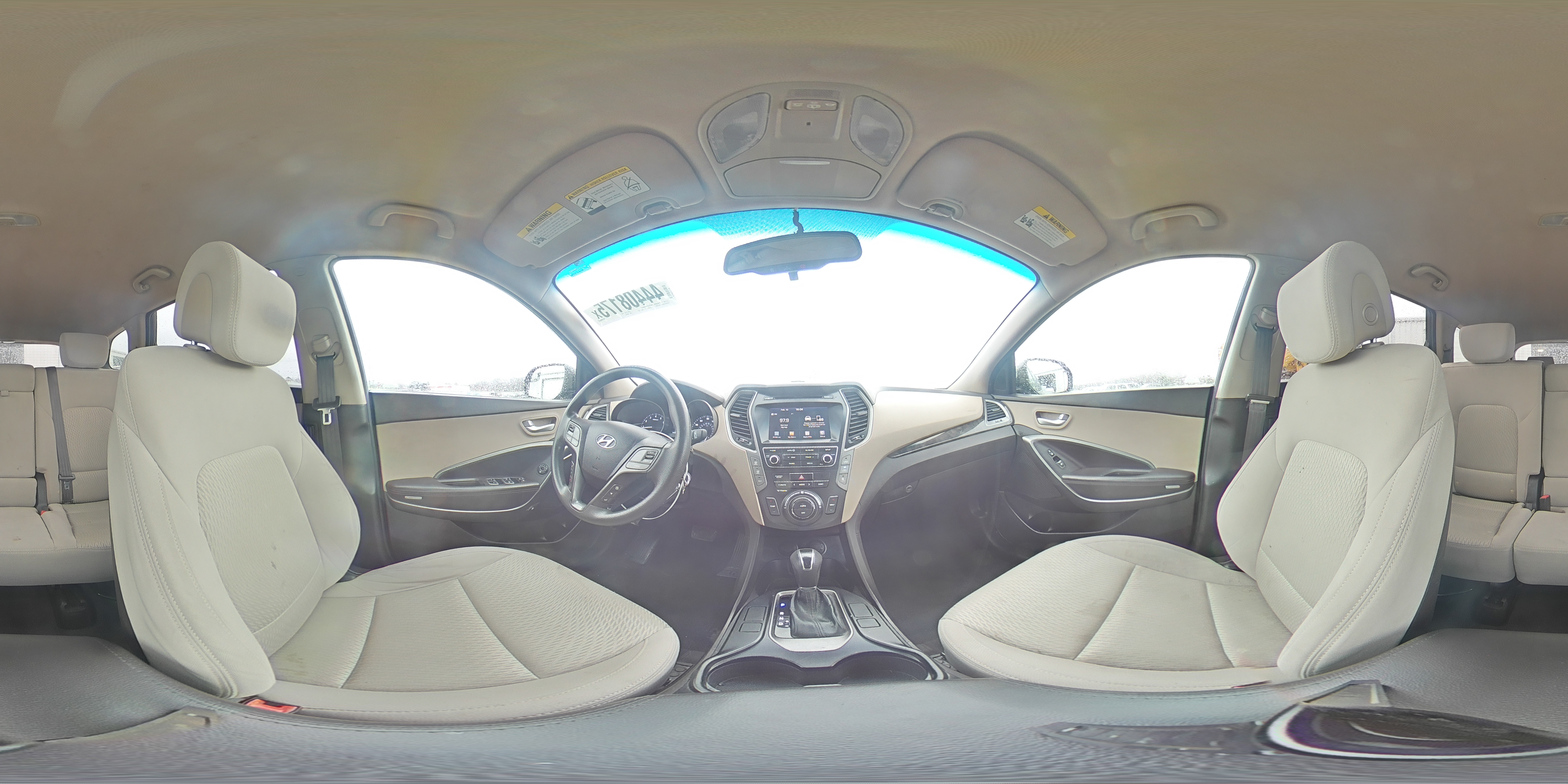 2017 Hyundai Santa Fe - Image 16