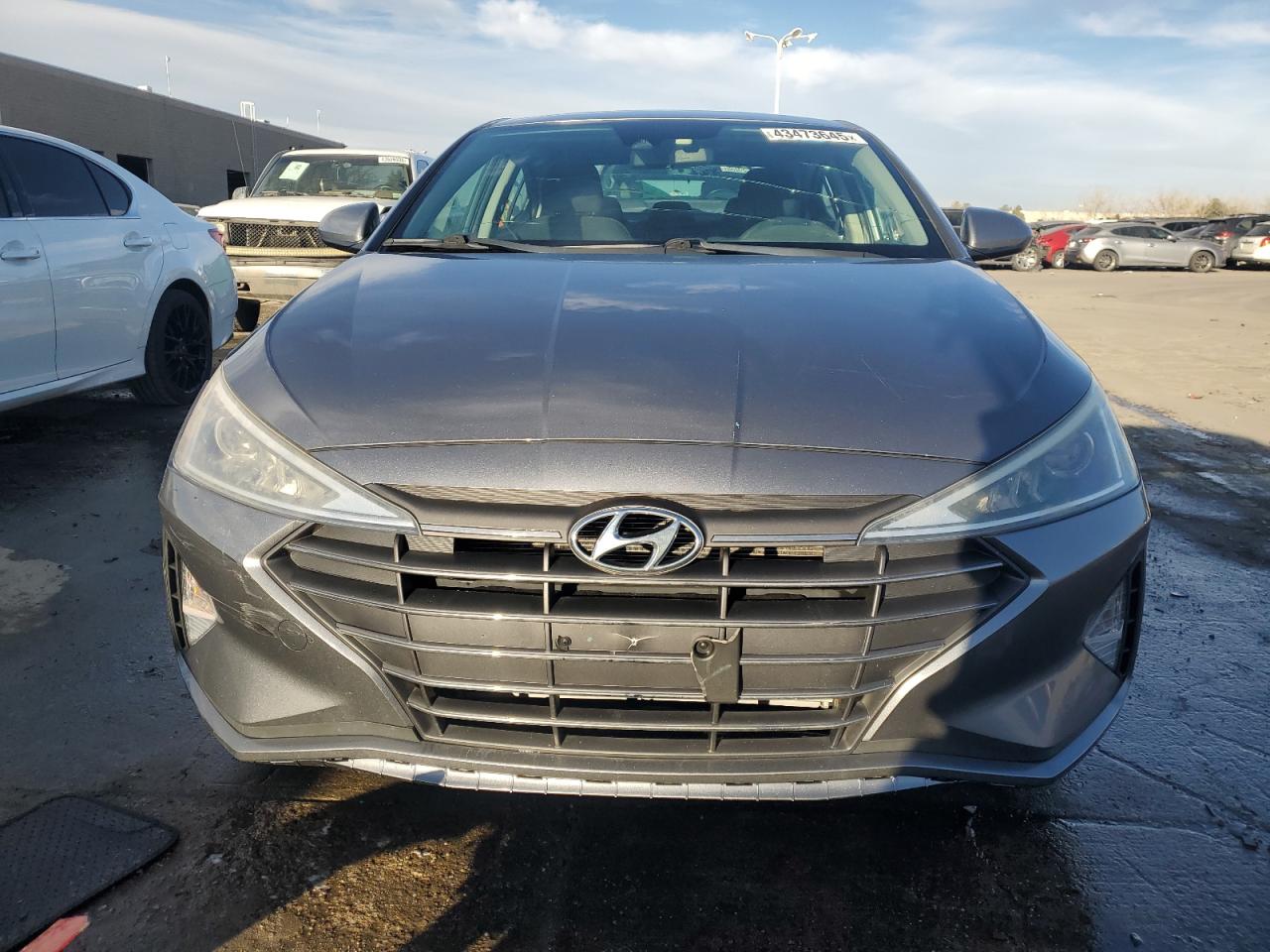2019 Hyundai Elantra - Image 5