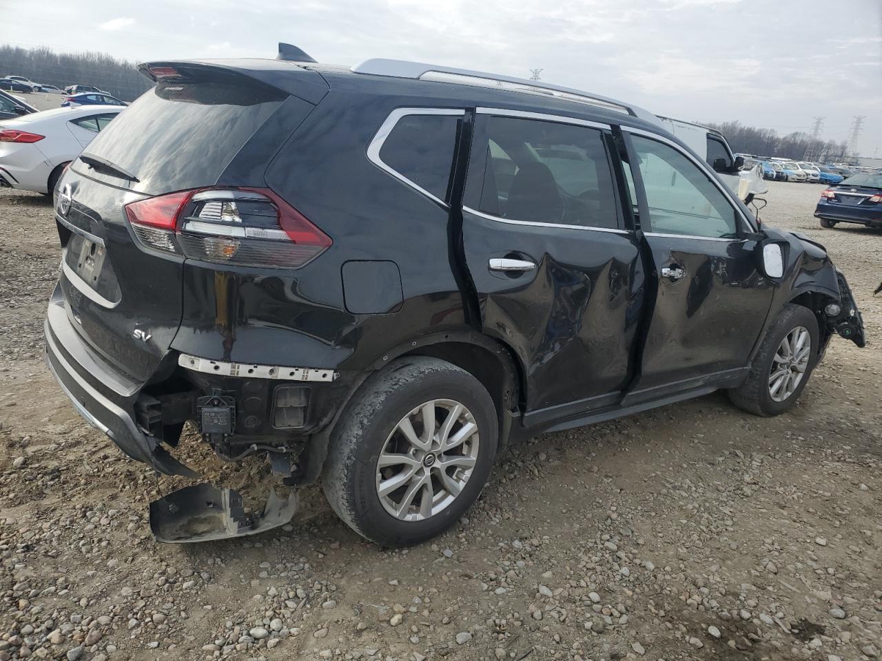 2019 Nissan Rogue - Image 3
