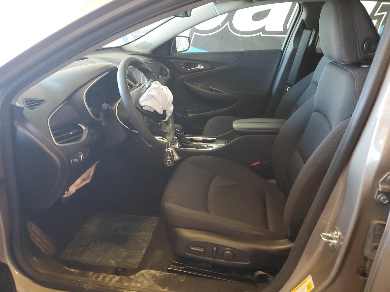 2023 Chevrolet Malibu - Image 7