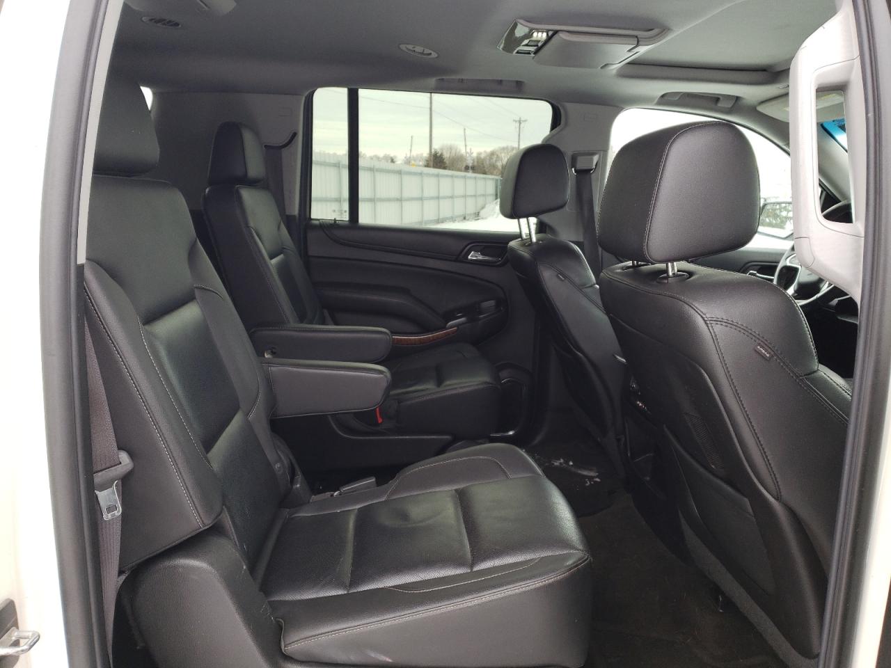 2015 Chevrolet Suburban - Image 11