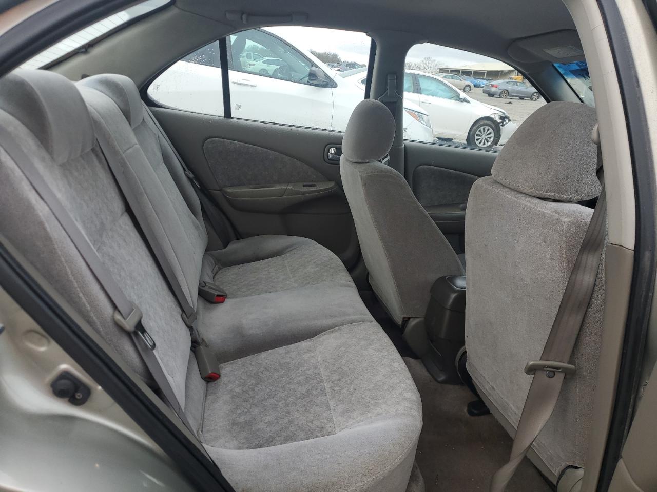 2003 Nissan Sentra - Image 10