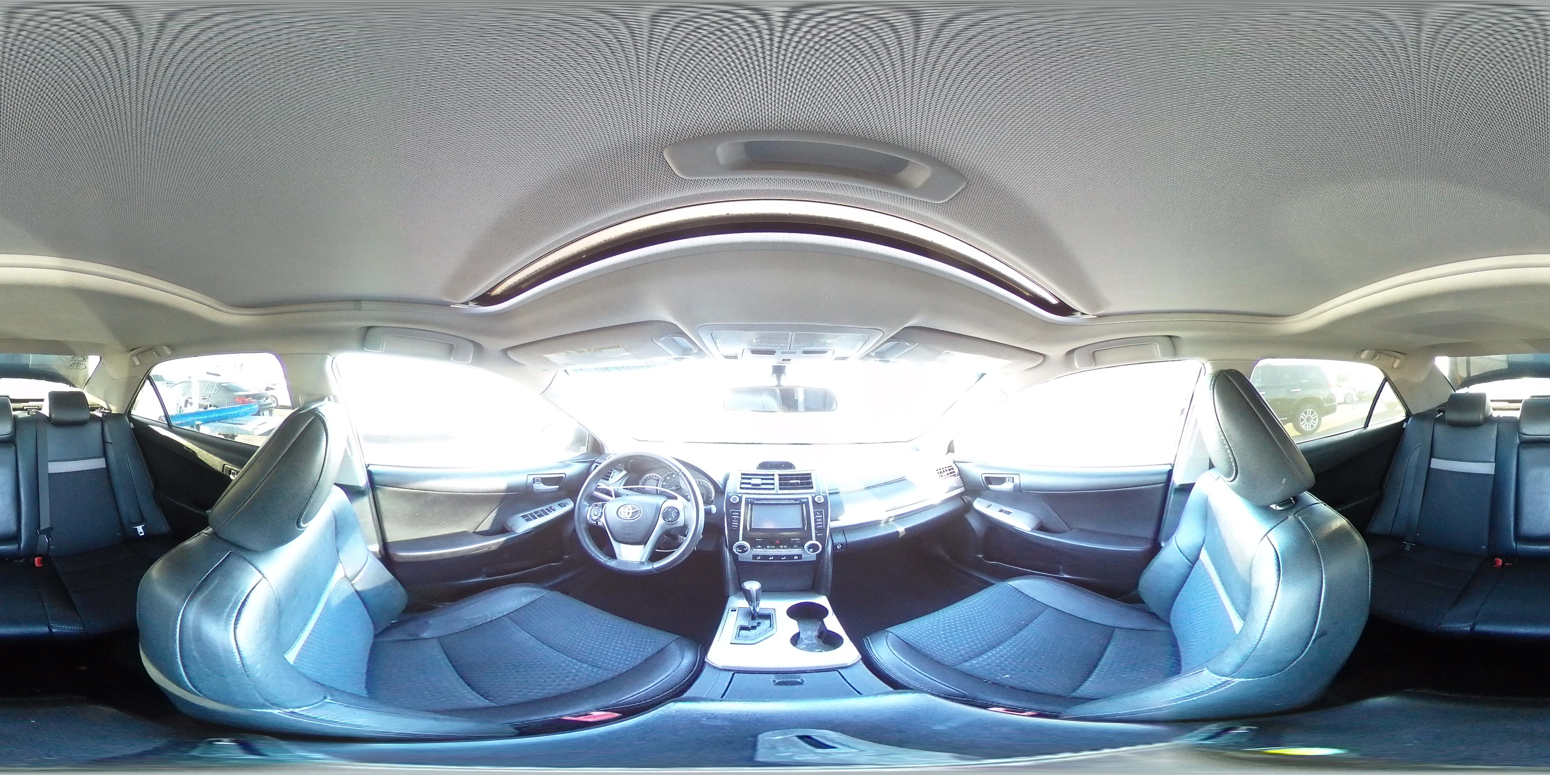 2014 Toyota Camry - Image 13