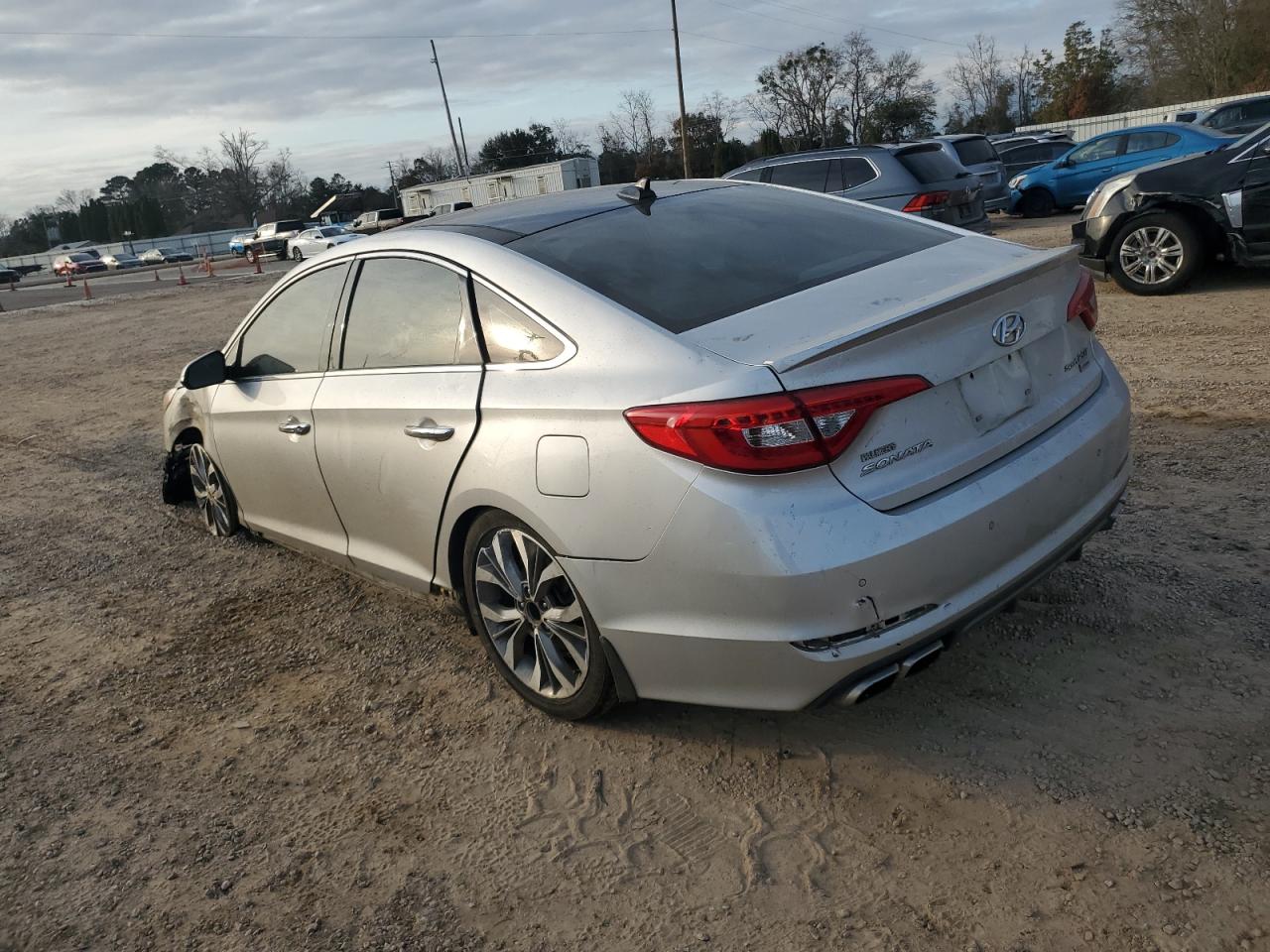2015 Hyundai Sonata - Image 2