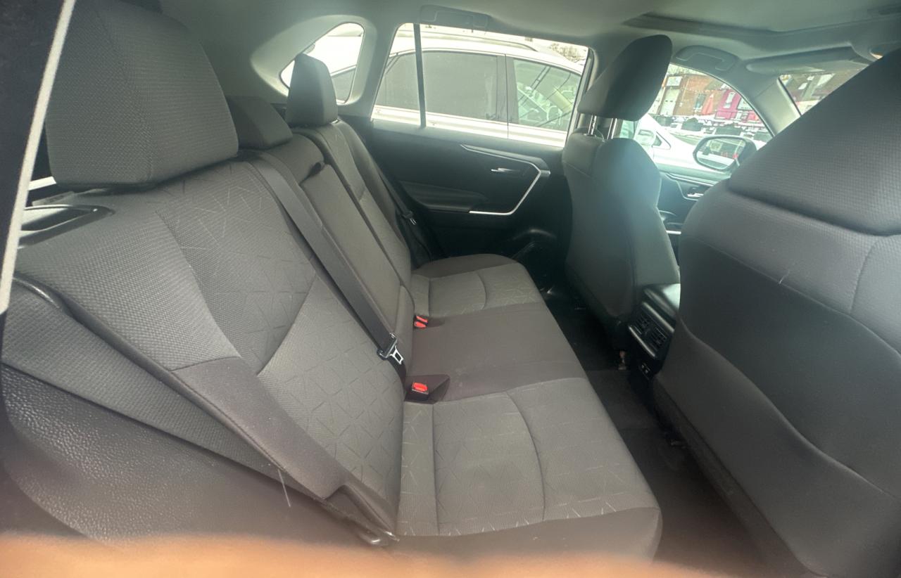 2021 Toyota RAV 4 - Image 6