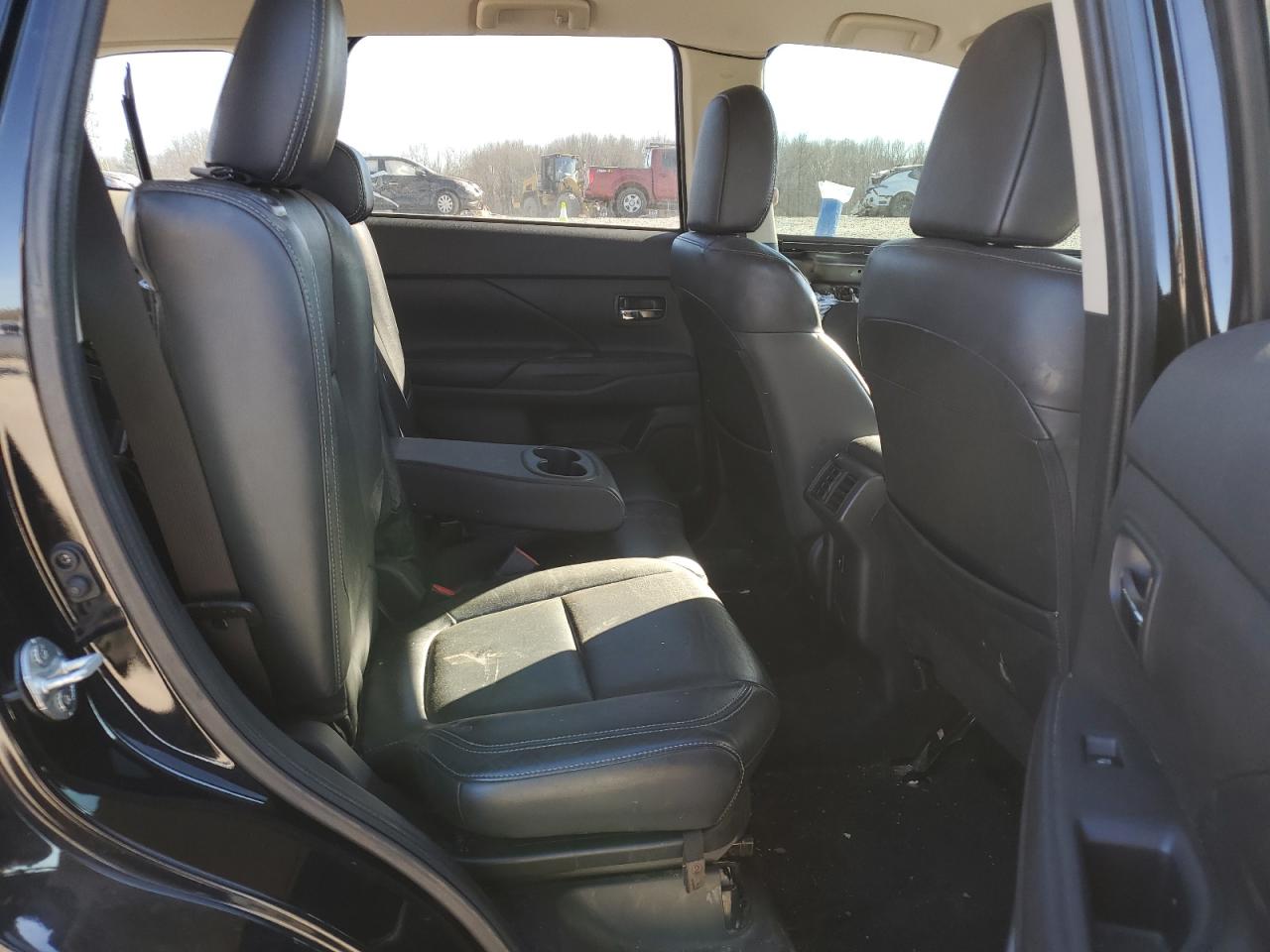2019 Mitsubishi Outlander - Image 11
