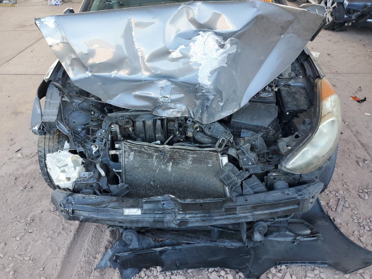 2012 Hyundai Elantra - Image 11