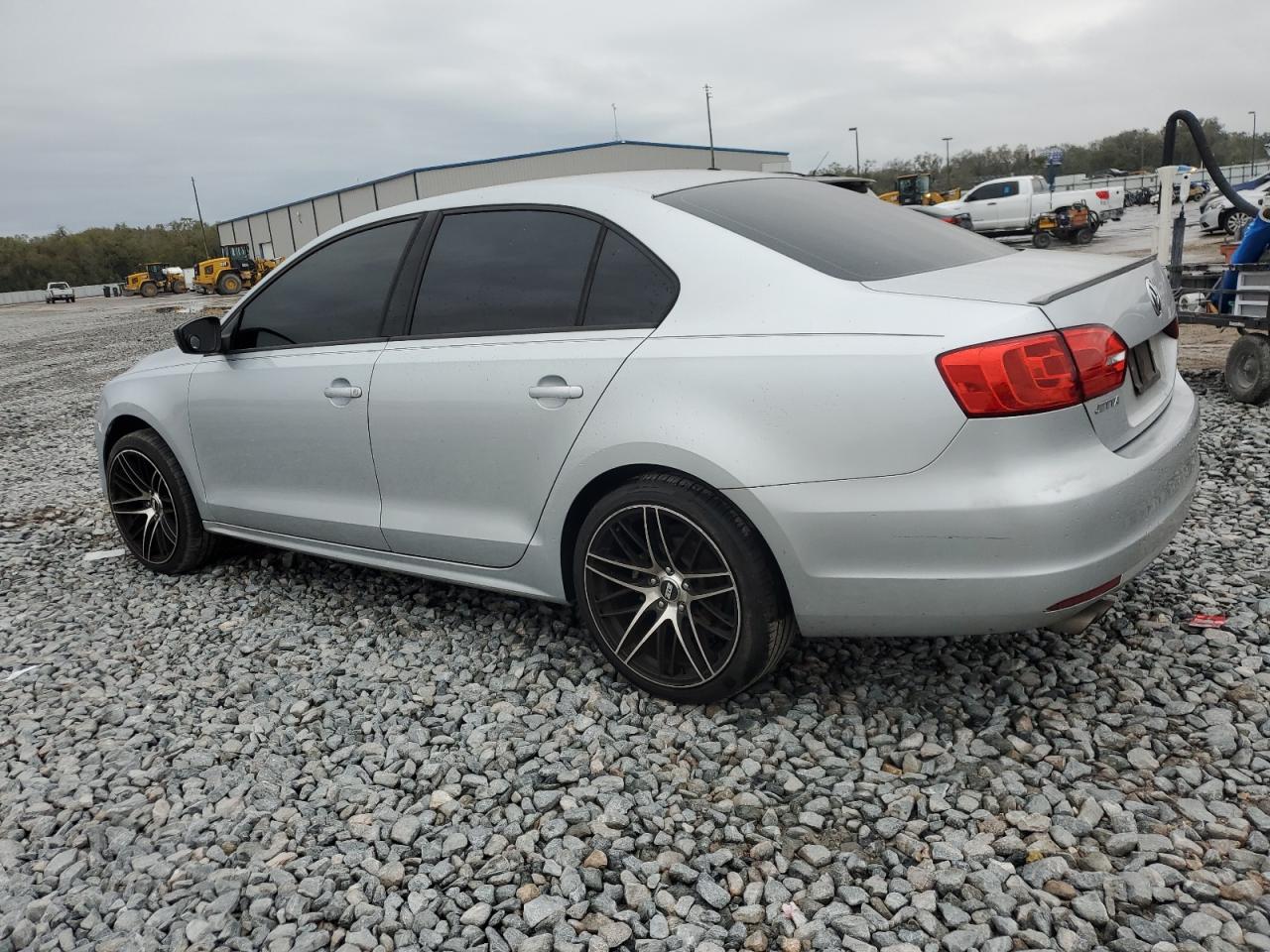 2014 Volkswagen Jetta - Image 2