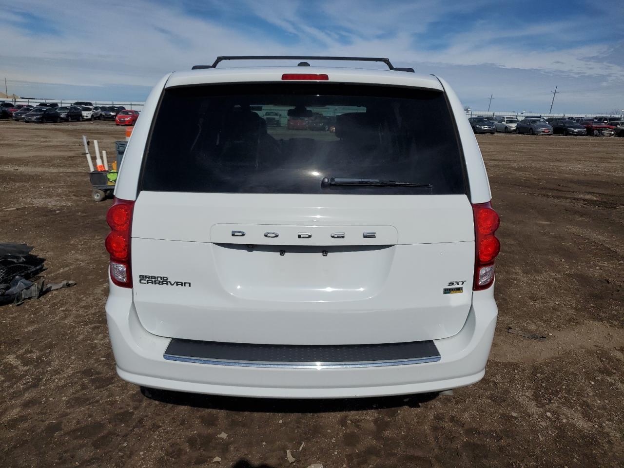 2019 Dodge Caravan - Image 6