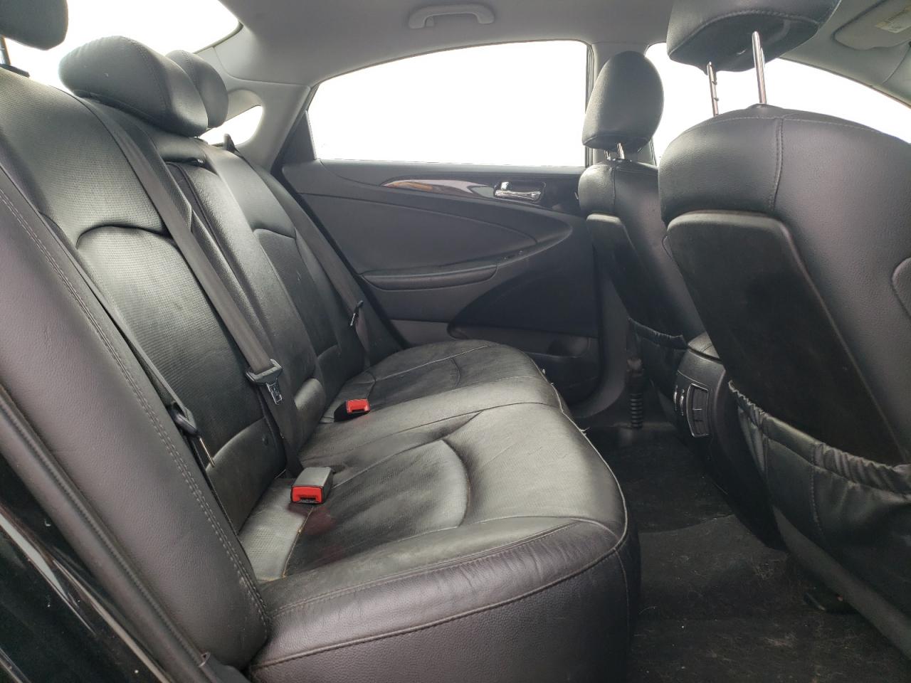 2013 Hyundai Sonata - Image 10
