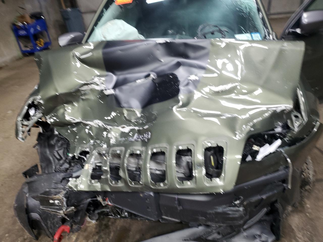 2021 Jeep Cherokee - Image 12