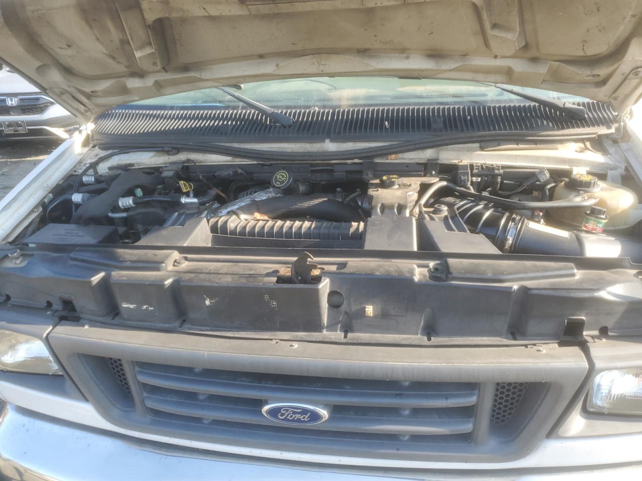 2004 Ford Econoline - Image 12