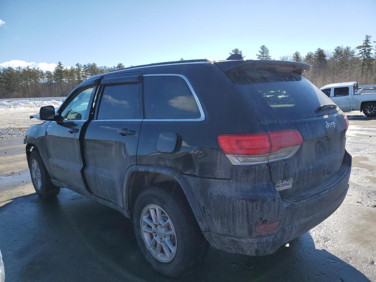 2018 Jeep Grand Cherokee - Image 2