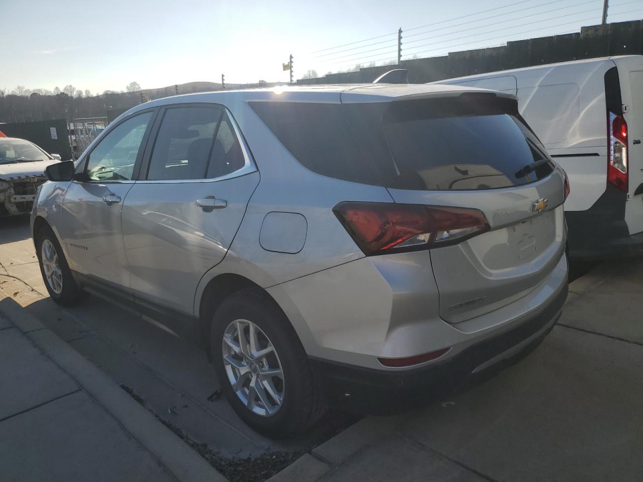 2022 Chevrolet Equinox - Image 2