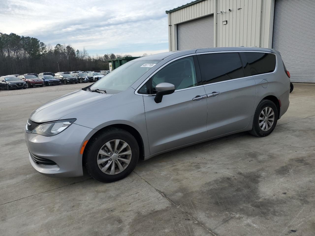 2017 Chrysler Pacifica - Image 1