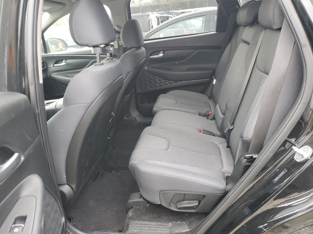 2022 Hyundai Santa Fe - Image 11