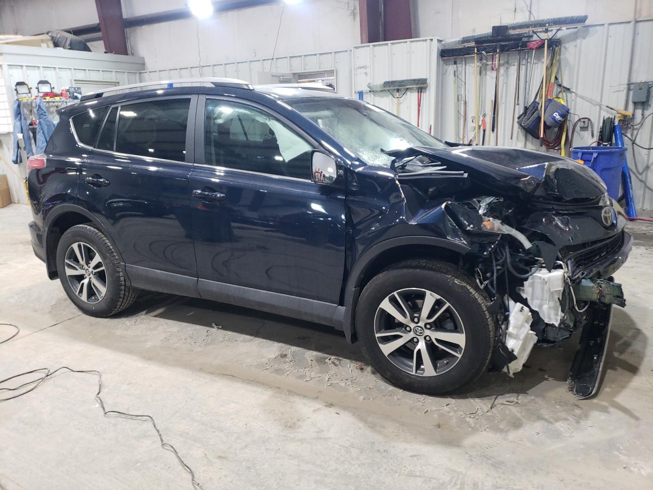 2017 Toyota RAV 4 - Image 4