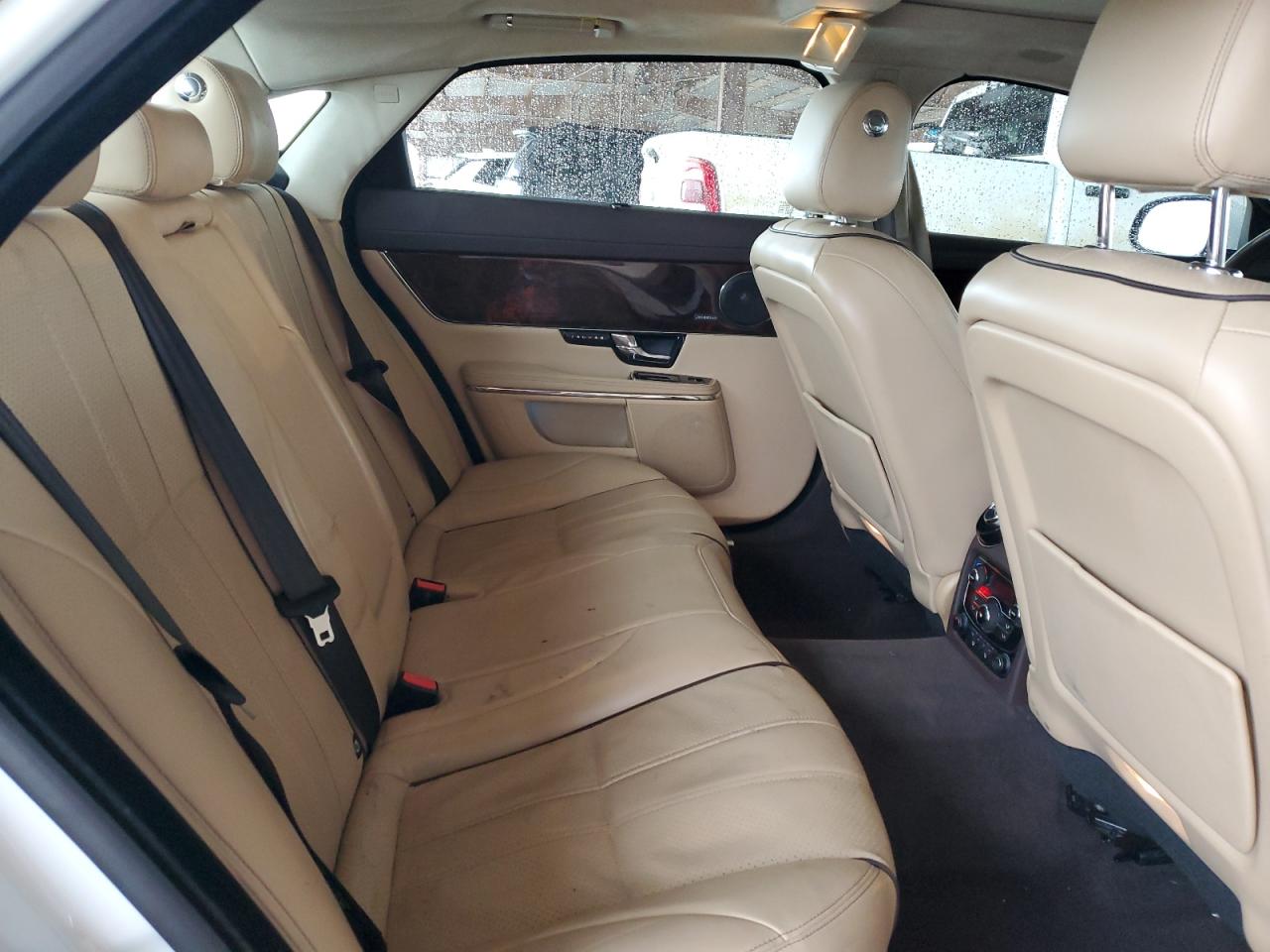 2013 Jaguar XJ - Image 11