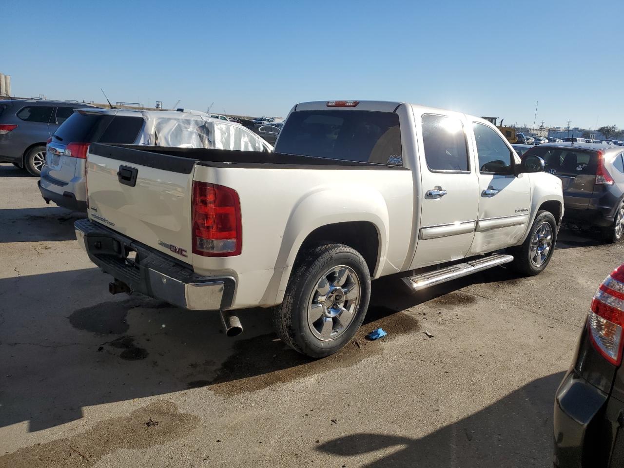 2010 GMC Sierra - Image 3