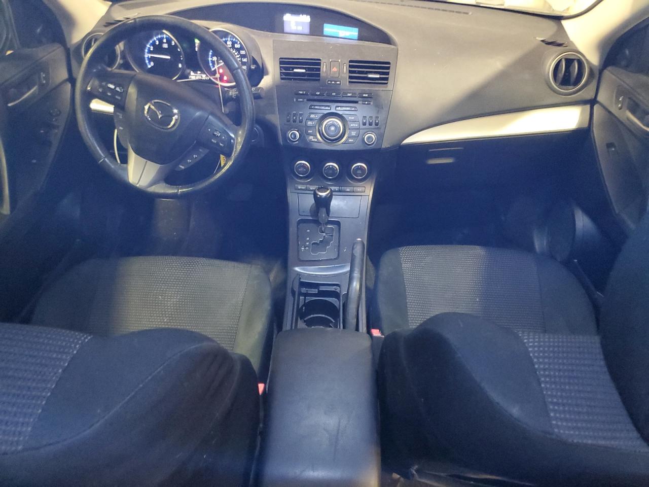 2013 Mazda 3 - Image 8