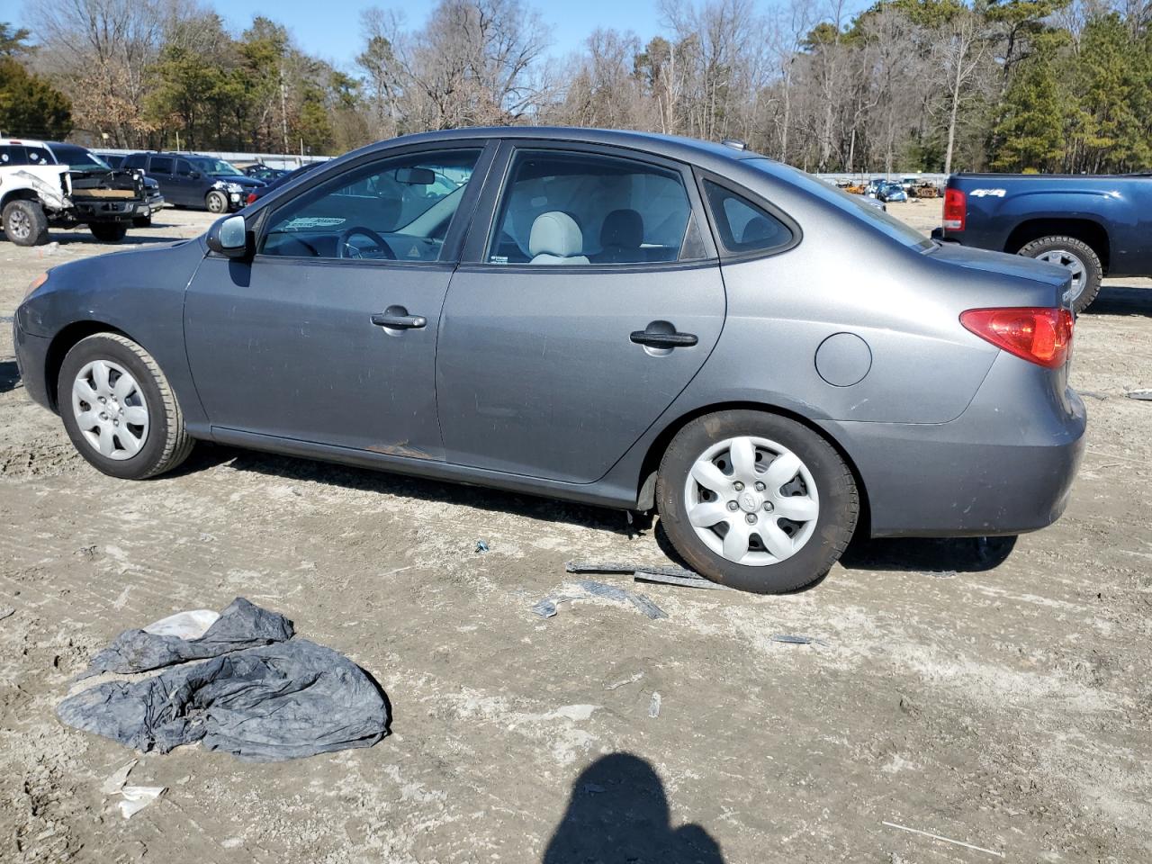 2009 Hyundai Elantra - Image 2