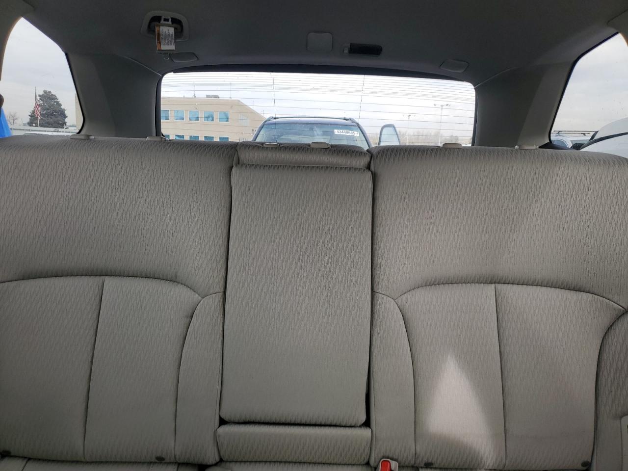 2011 Subaru Outback - Image 10