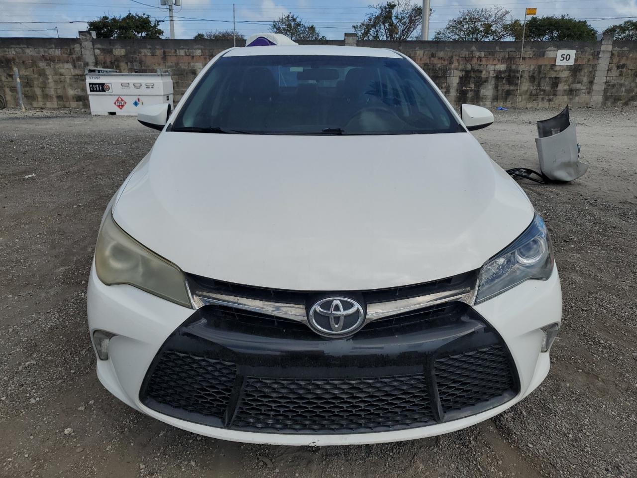 2015 Toyota Camry - Image 5
