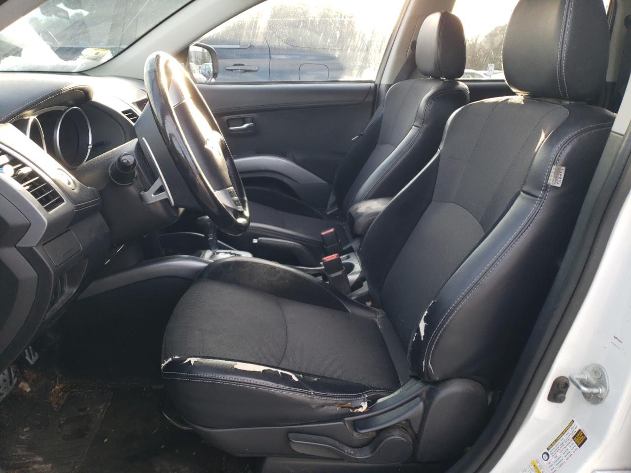 2011 Mitsubishi Outlander - Image 7