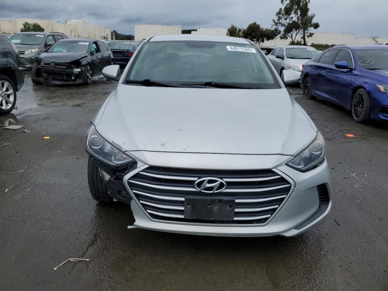 2017 Hyundai Elantra - Image 5