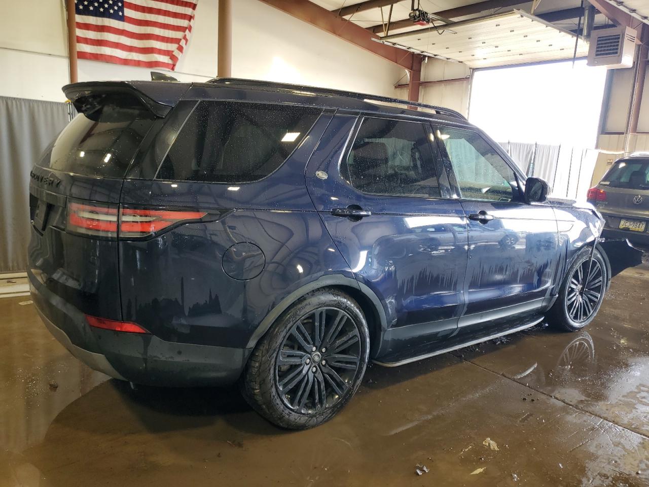 2019 Land Rover Discovery - Image 3