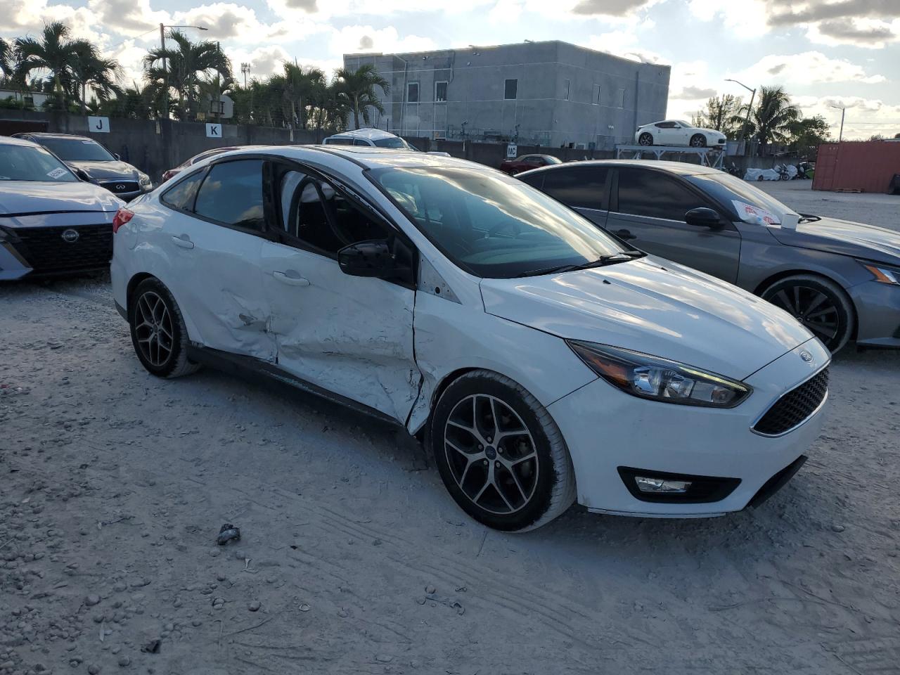 2017 Ford Focus - Image 4