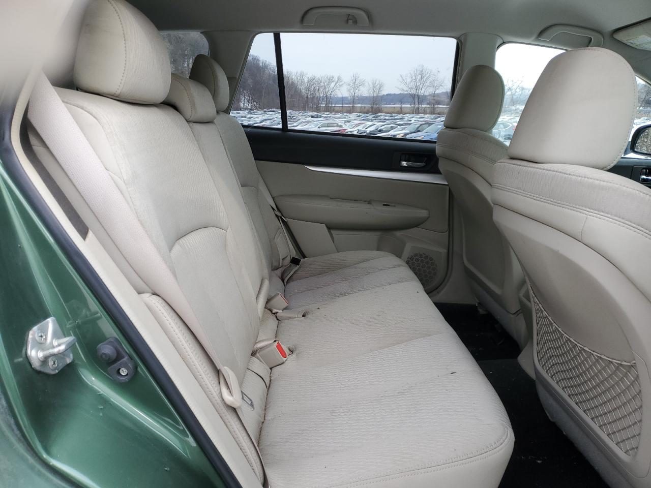 2010 Subaru Outback - Image 11
