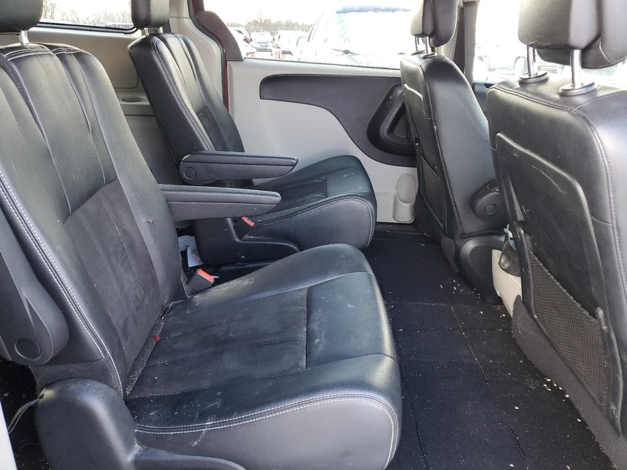 2019 Dodge Caravan - Image 12