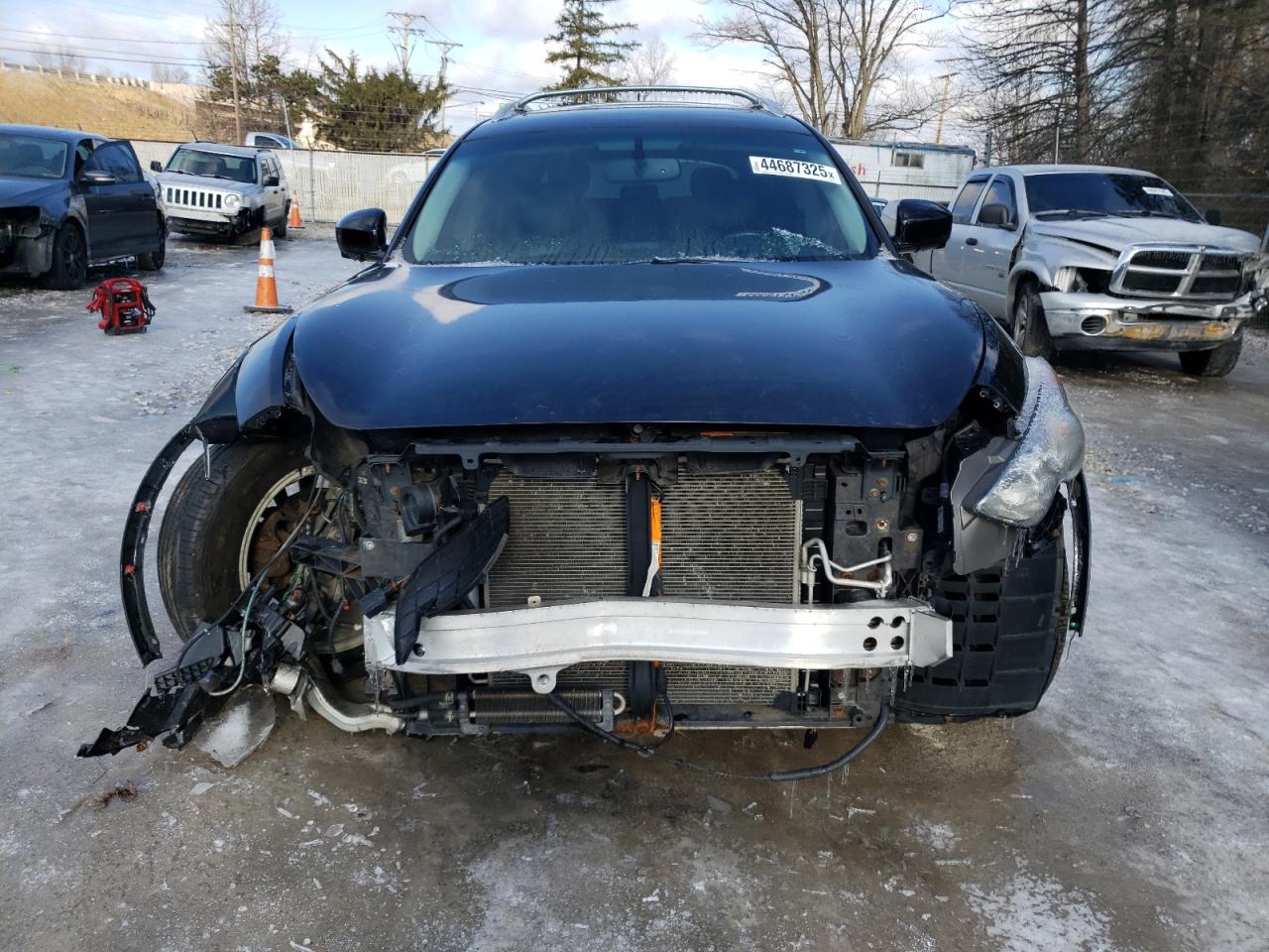 2015 Infiniti QX70 - Image 5
