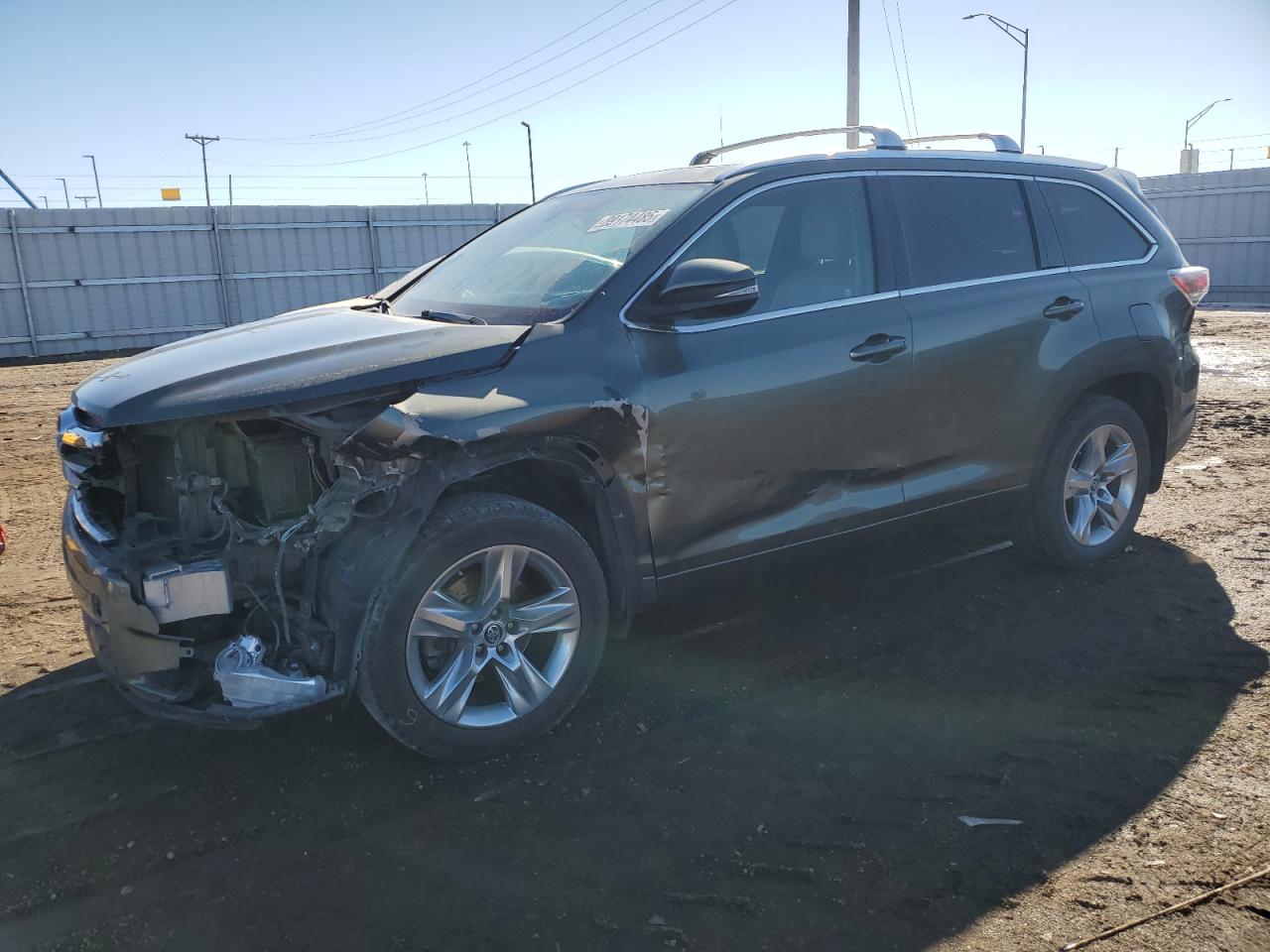 2016 Toyota Highlander - Image 1