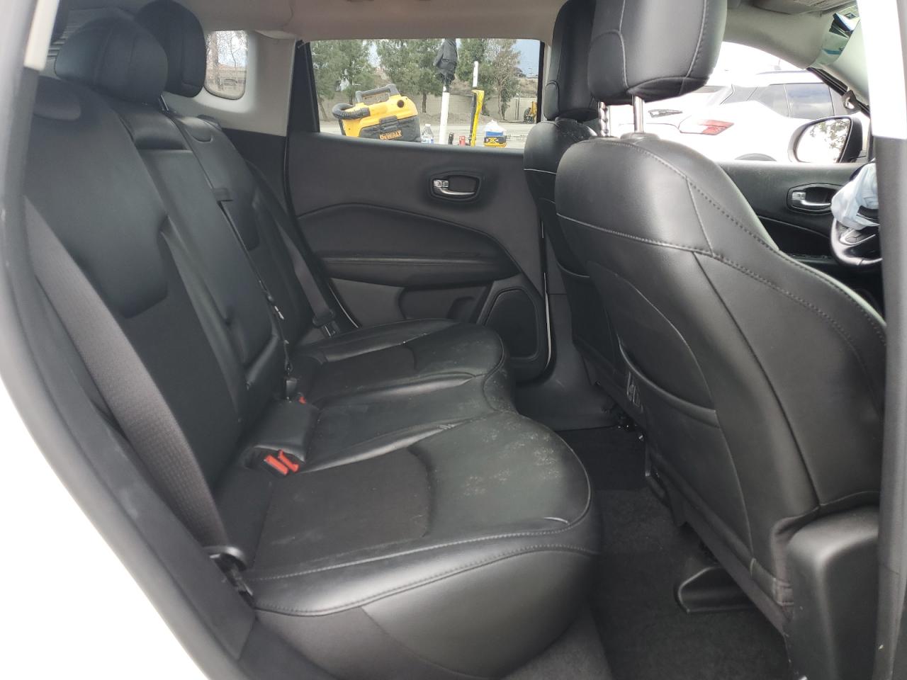 2020 Jeep Compass - Image 12