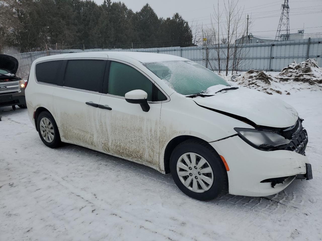 2018 Chrysler Pacifica - Image 4