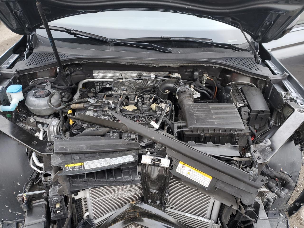 2021 Volkswagen Tiguan - Image 12