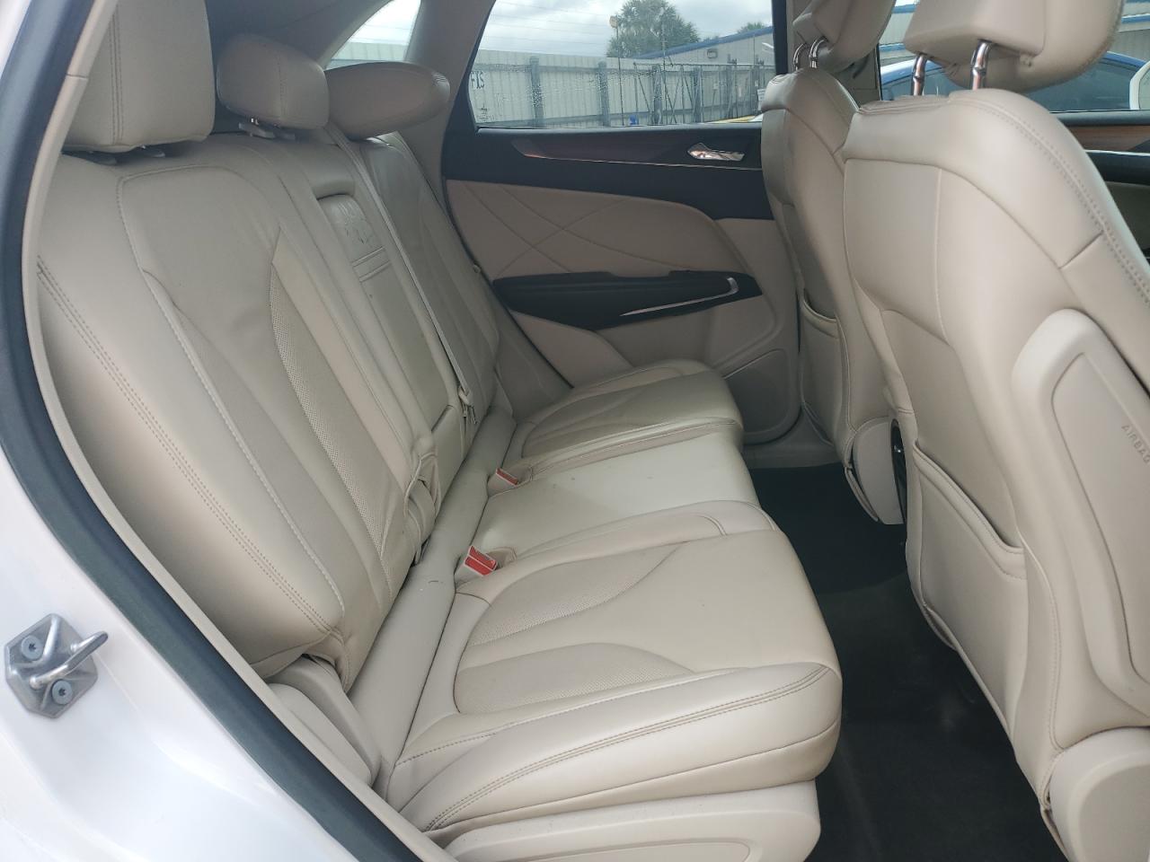 2017 Lincoln MKC - Image 12