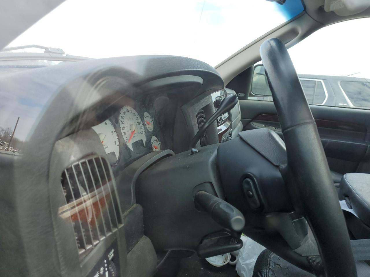 2003 Dodge RAM - Image 9