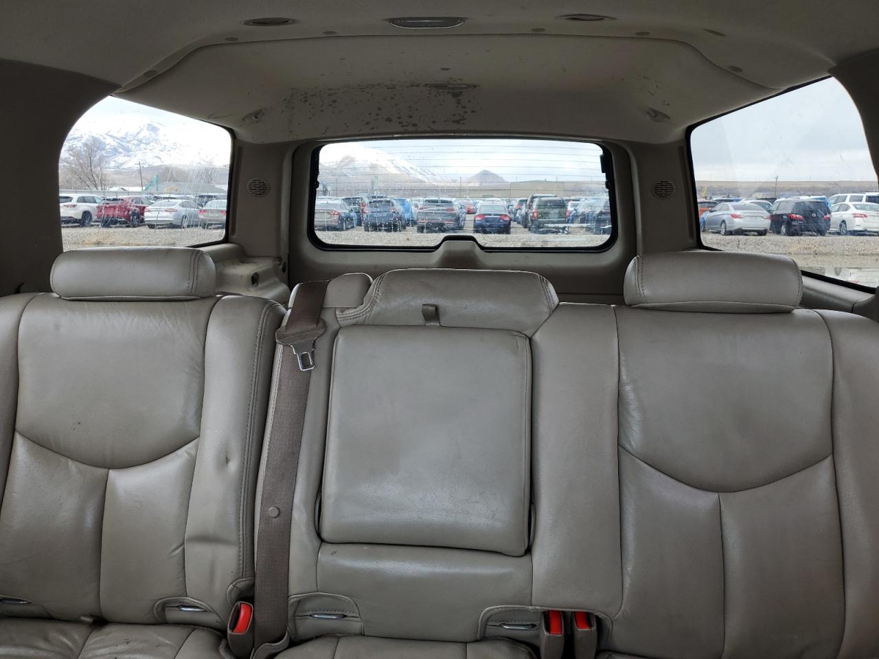 2006 Chevrolet Suburban - Image 10