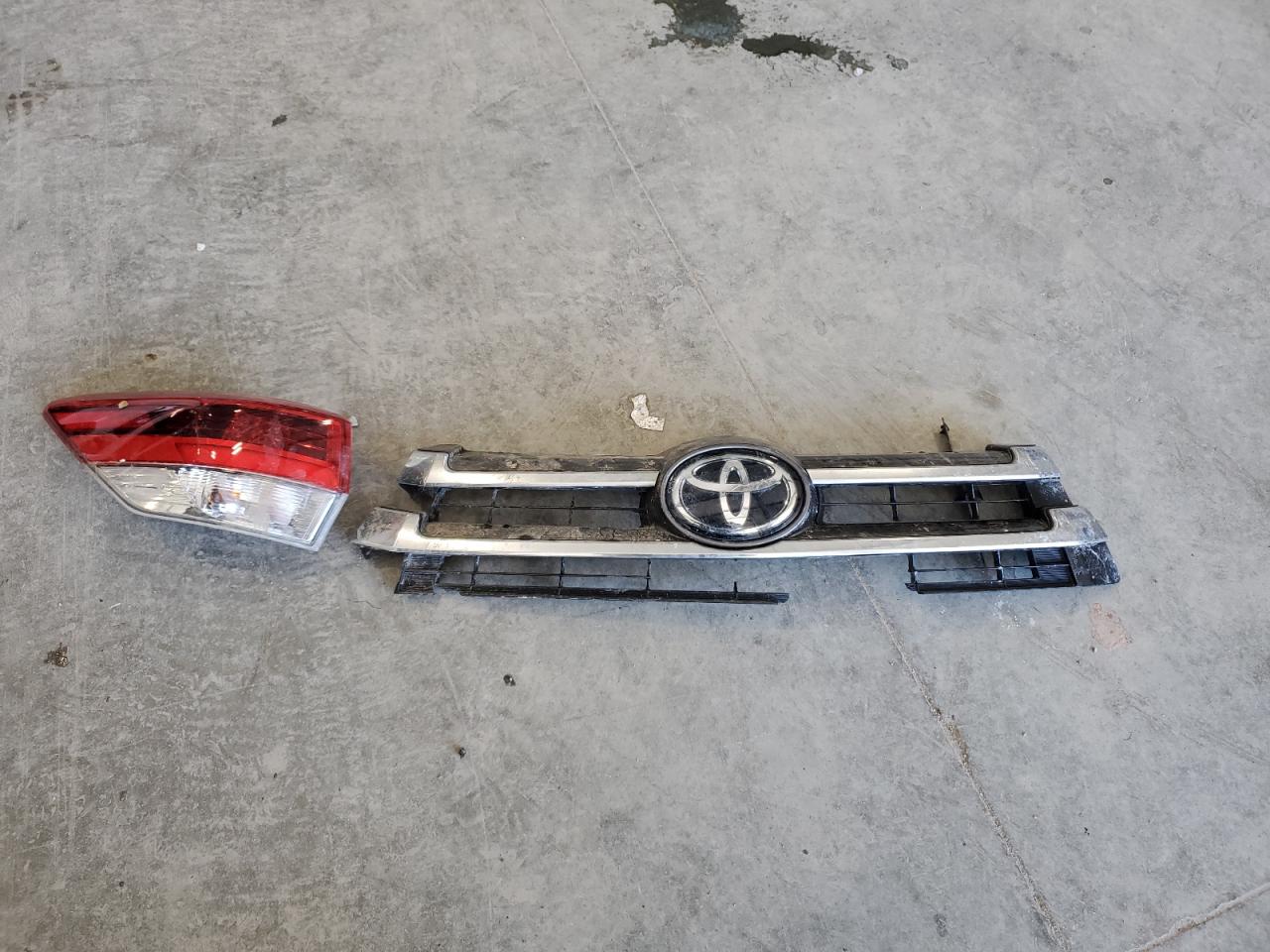 2019 Toyota Highlander - Image 15