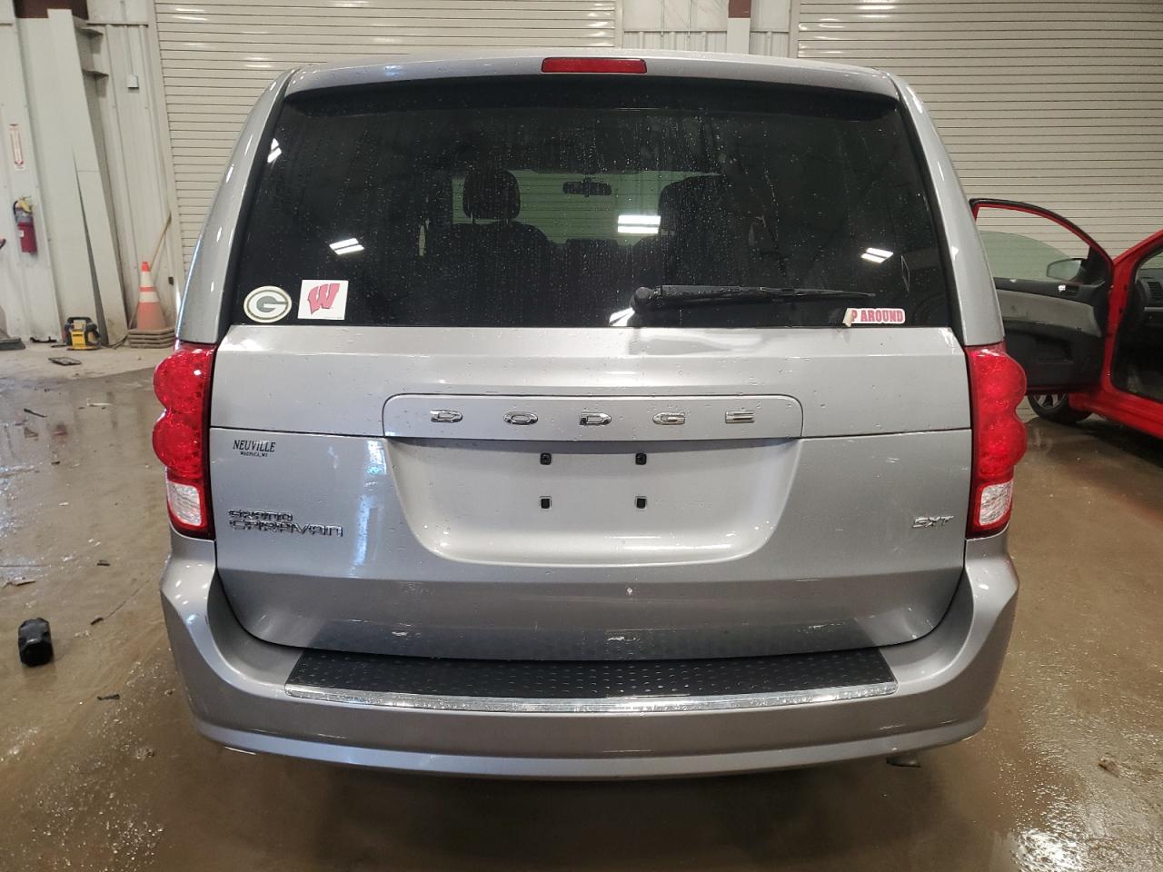 2015 Dodge Caravan - Image 6