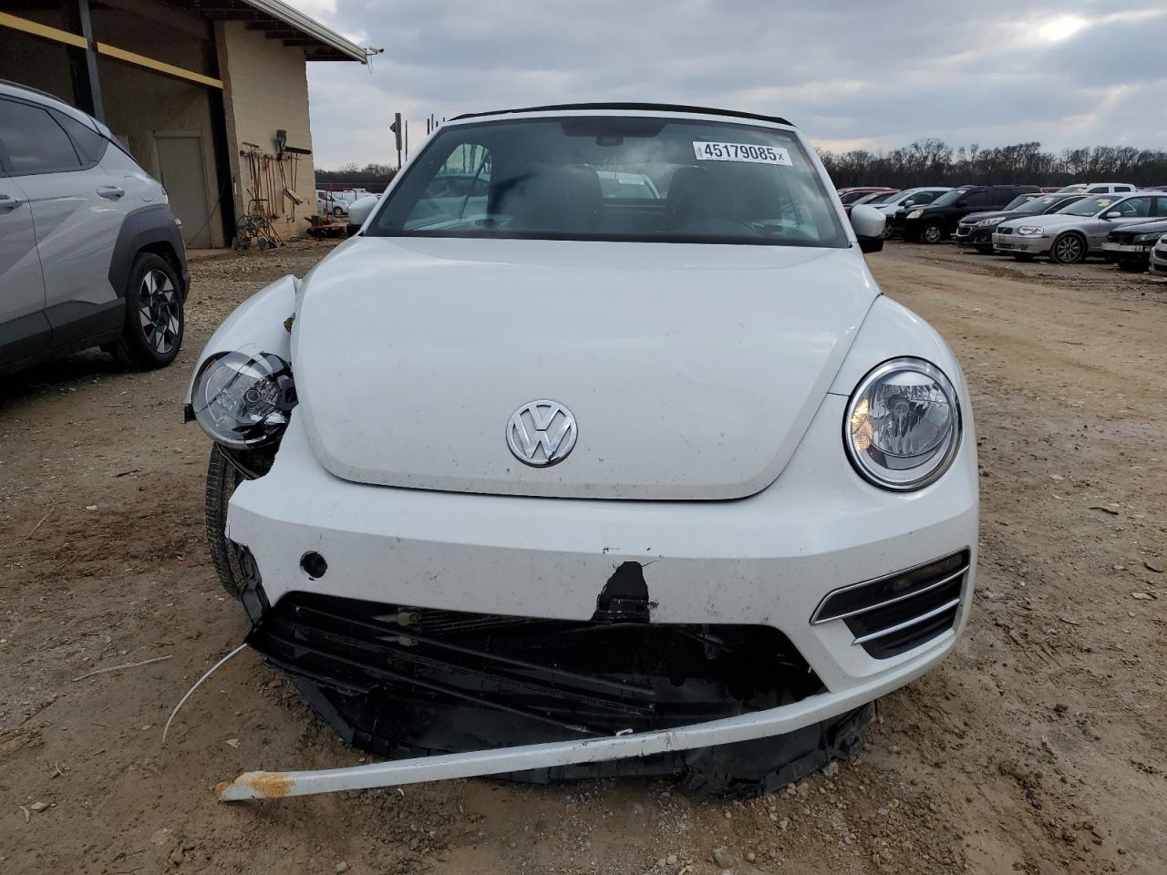 2017 Volkswagen Beetle - Image 5