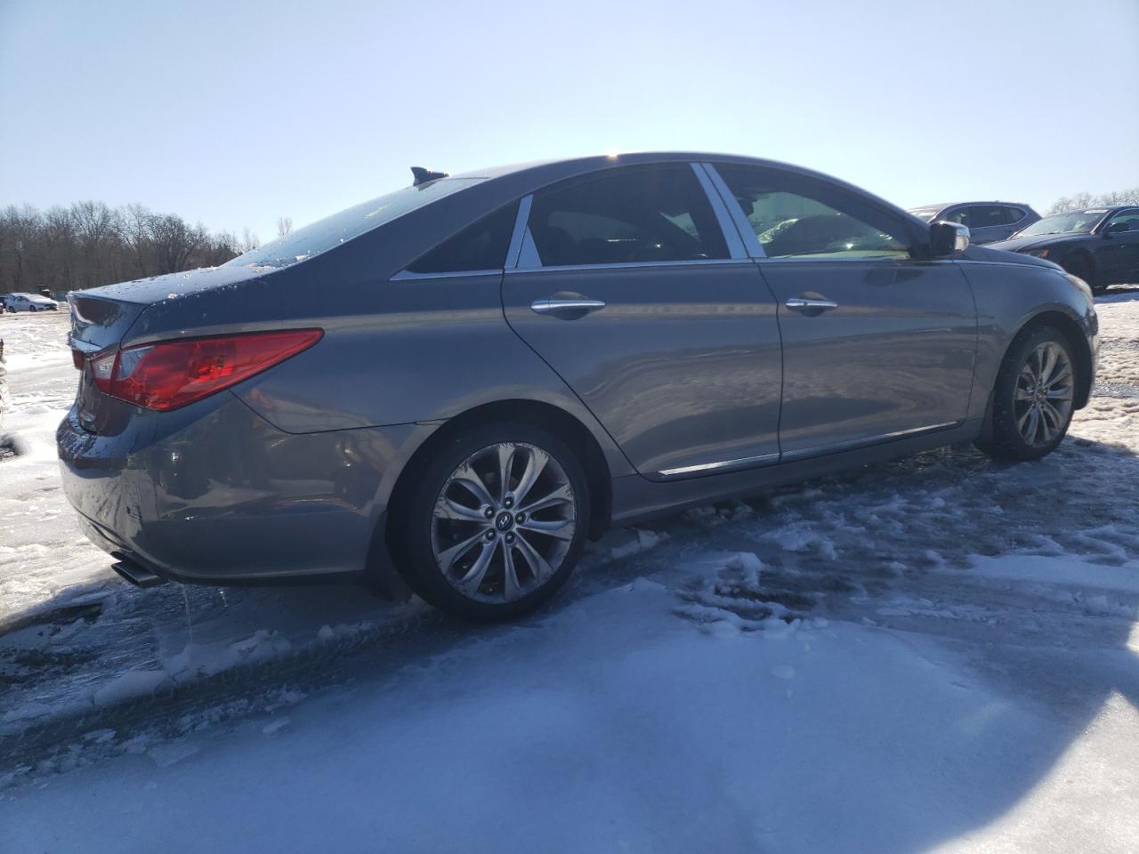 2012 Hyundai Sonata - Image 3