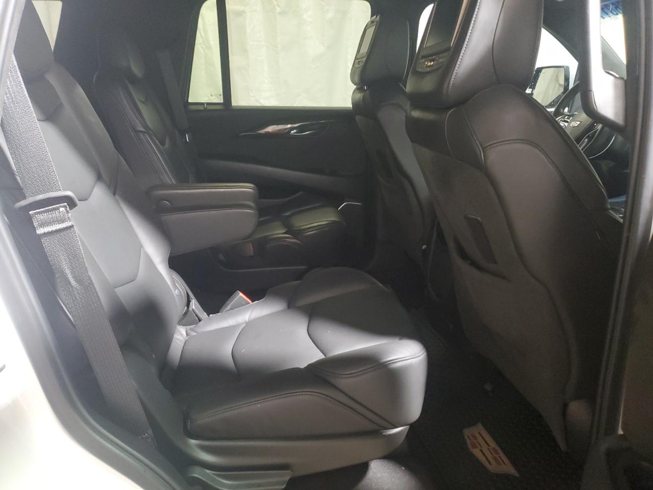 2019 Cadillac Escalade - Image 11