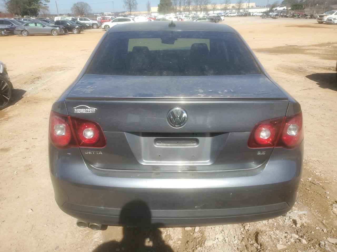 2010 Volkswagen Jetta - Image 6