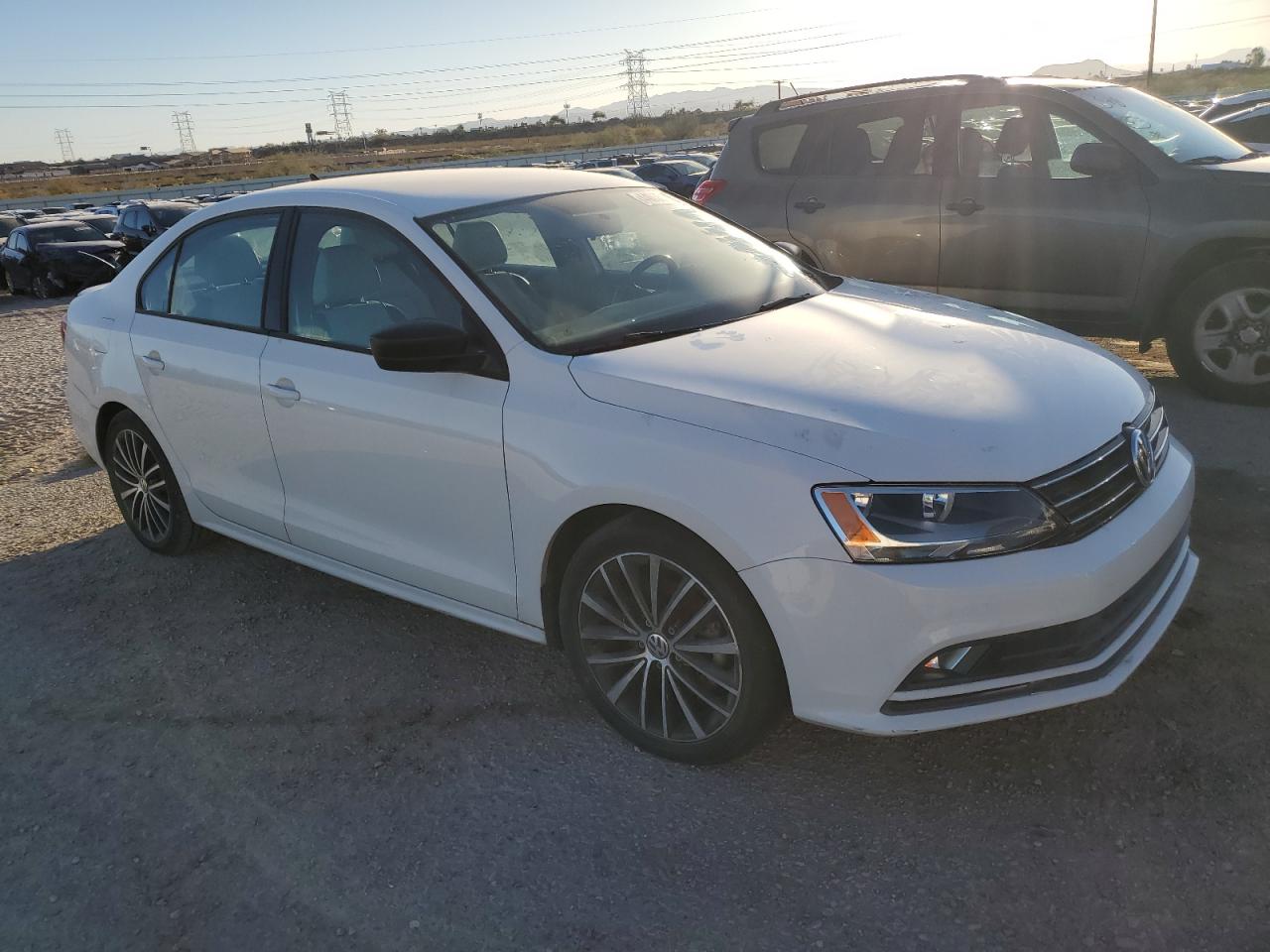 2015 Volkswagen Jetta - Image 4