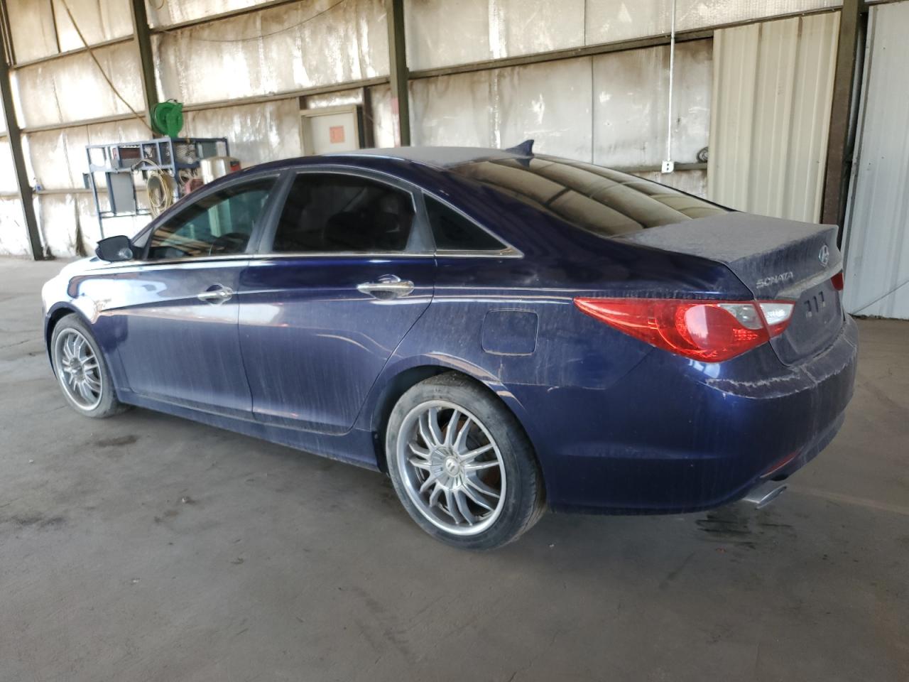 2011 Hyundai Sonata - Image 2