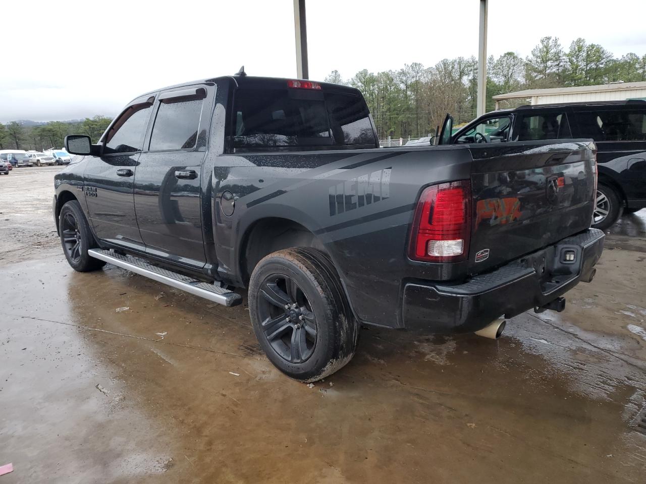 2016 RAM 1500 - Image 2